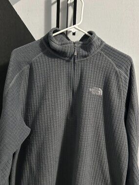 The North Face Men's SDS Gray 1/2-Zip Grid Fleece Jacket Size L